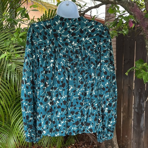 WHO WHAT WHERE Blouse size large - Picture 2 of 7